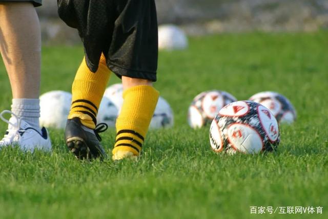 10球6助攻，当选欧冠赛季最佳，利物浦想签下K77需要多少转会费？